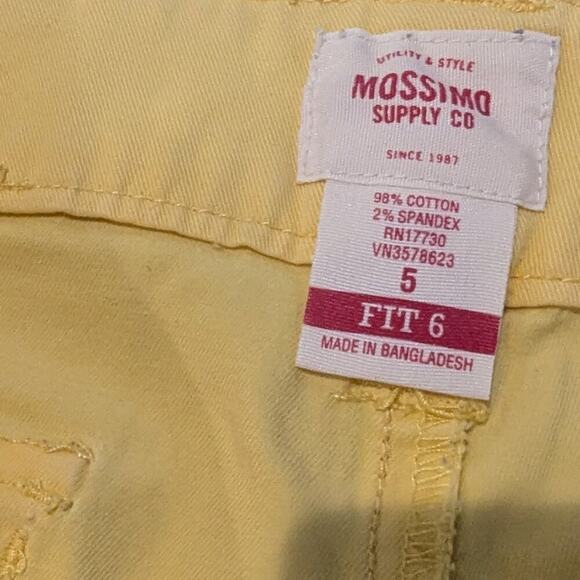 #35 Mossimo Supply Co. - Chic Yellow Womans Shorts - Size 5/6 - Picture 3 of 6